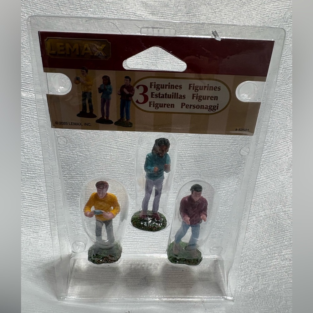 Lemax Colorful Figurine Trio